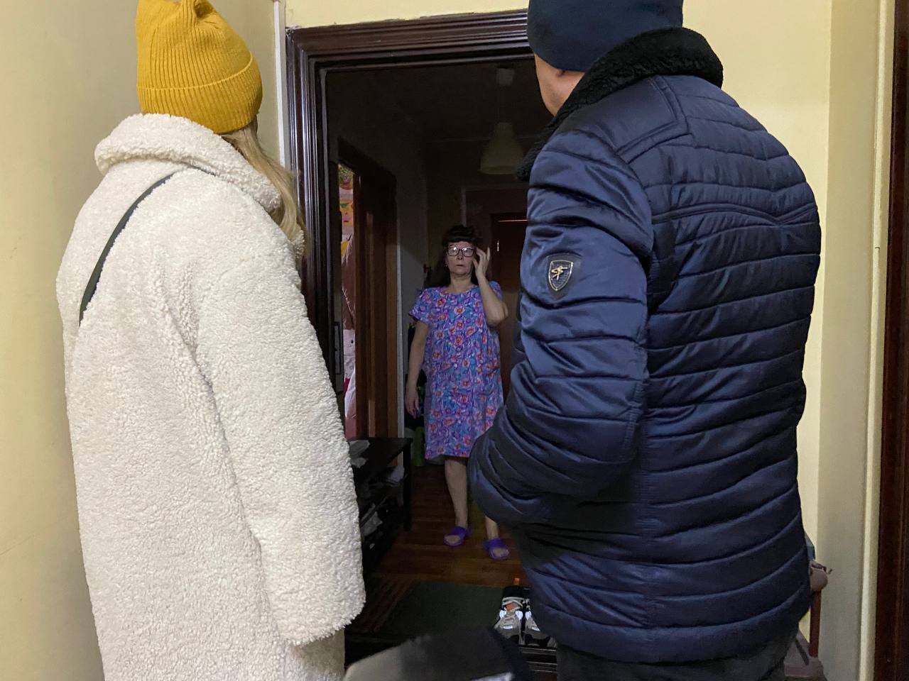 Срочная выездная администрация. Барские пруды, д.1