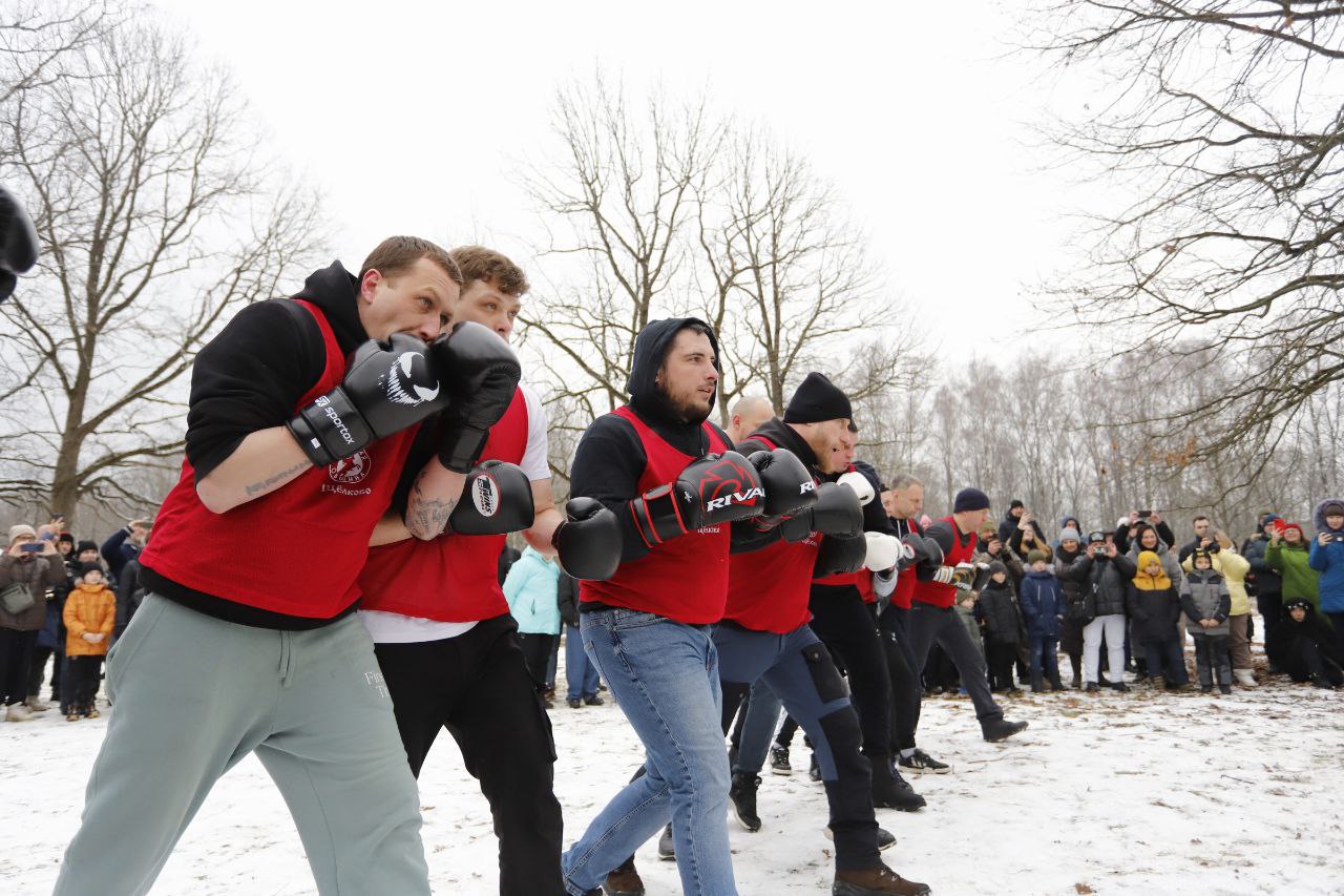 Кулачные бои на Масленицу во Фрязинском лесопарке: традиции, азарт и дух единства!