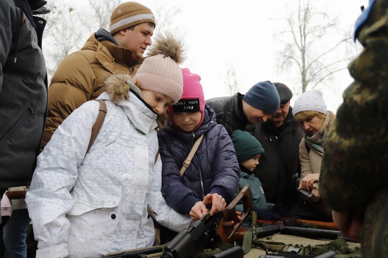 Солнечную масленицу отметили во Фрязинском лесопарке!