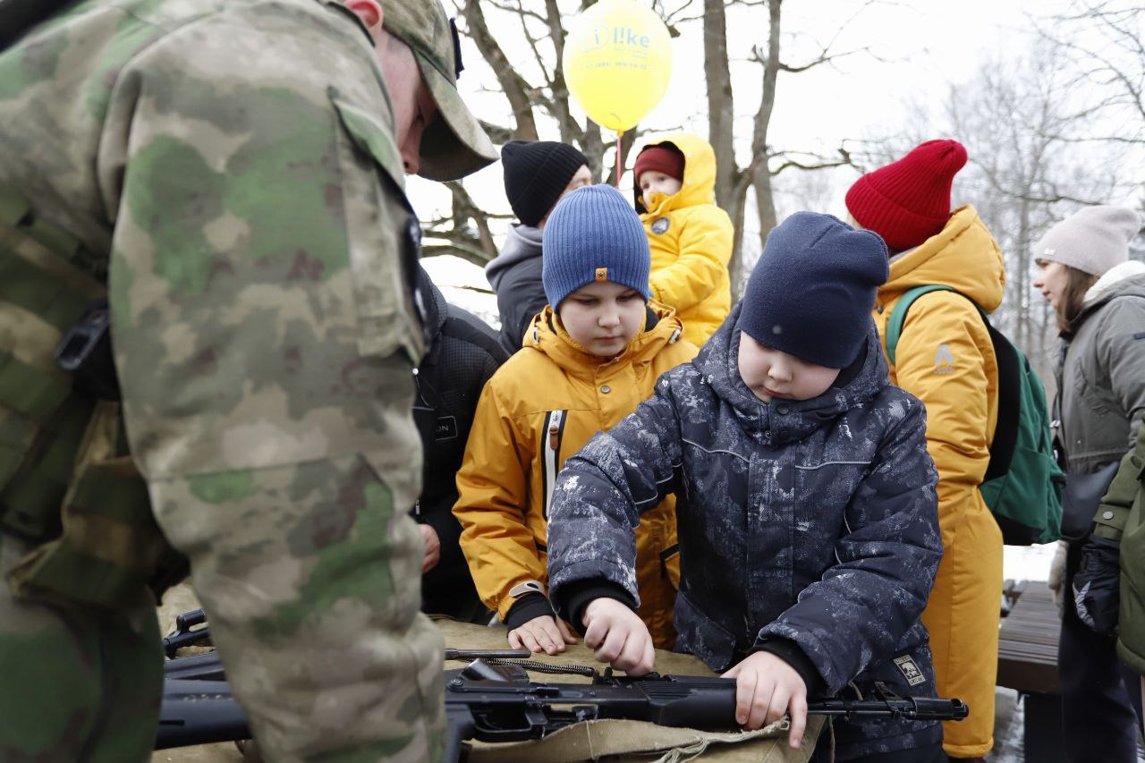 Солнечную масленицу отметили во Фрязинском лесопарке!
