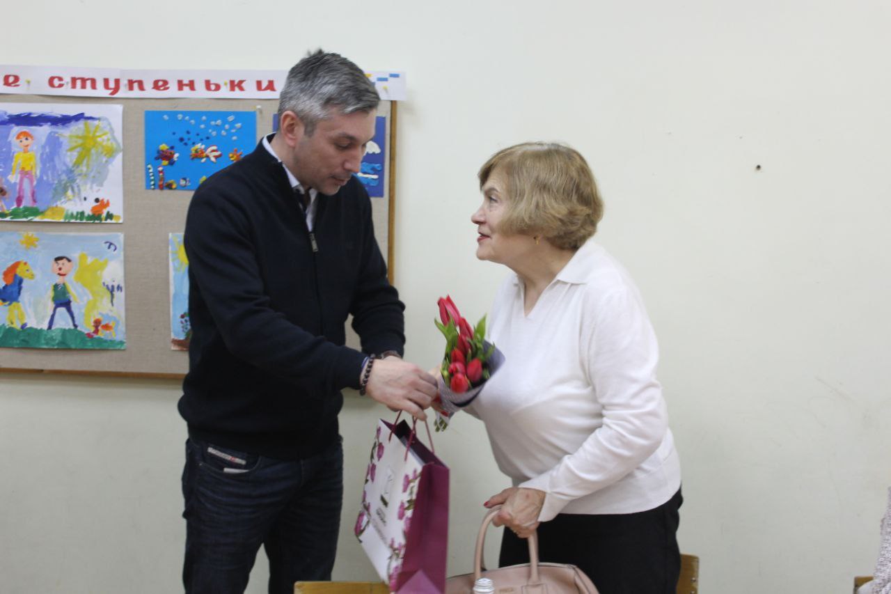 Первый заместитель главы городского округа Фрязино Нодар Бощеван встретился с председателями многоквартирных домов для укрепления взаимодействия.