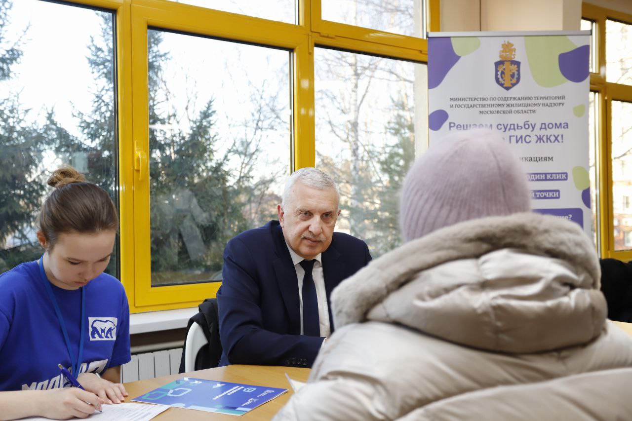 Сегодня открытая встреча с жителями в формате «выездной администрации» прошла на базе школы №5