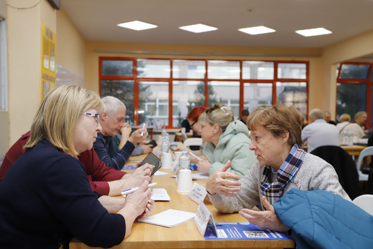 Сегодня открытая встреча с жителями в формате «выездной администрации» прошла на базе школы №5