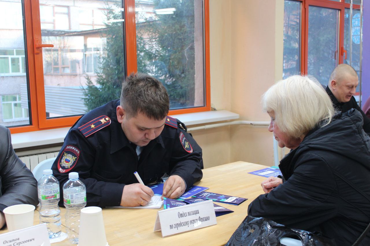 Сегодня открытая встреча с жителями в формате «выездной администрации» прошла на базе школы №5