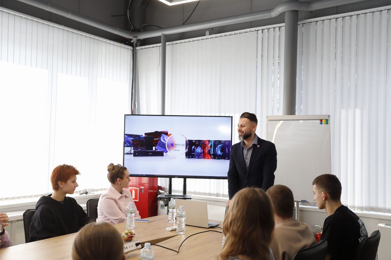 Школьники Наукограда погрузились в мир высоких технологий: экскурсия на завод «Инферит»