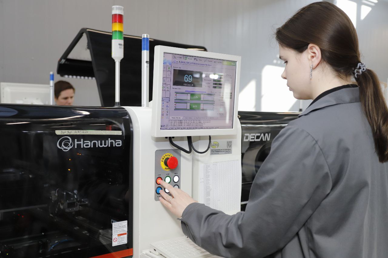 Школьники Наукограда погрузились в мир высоких технологий: экскурсия на завод «Инферит»