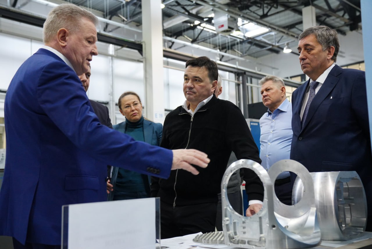 Сегодня, 14 апреля, губернатор Московской области Андрей Юрьевич Воробьёв отмечает свой 55-летний юбилей!