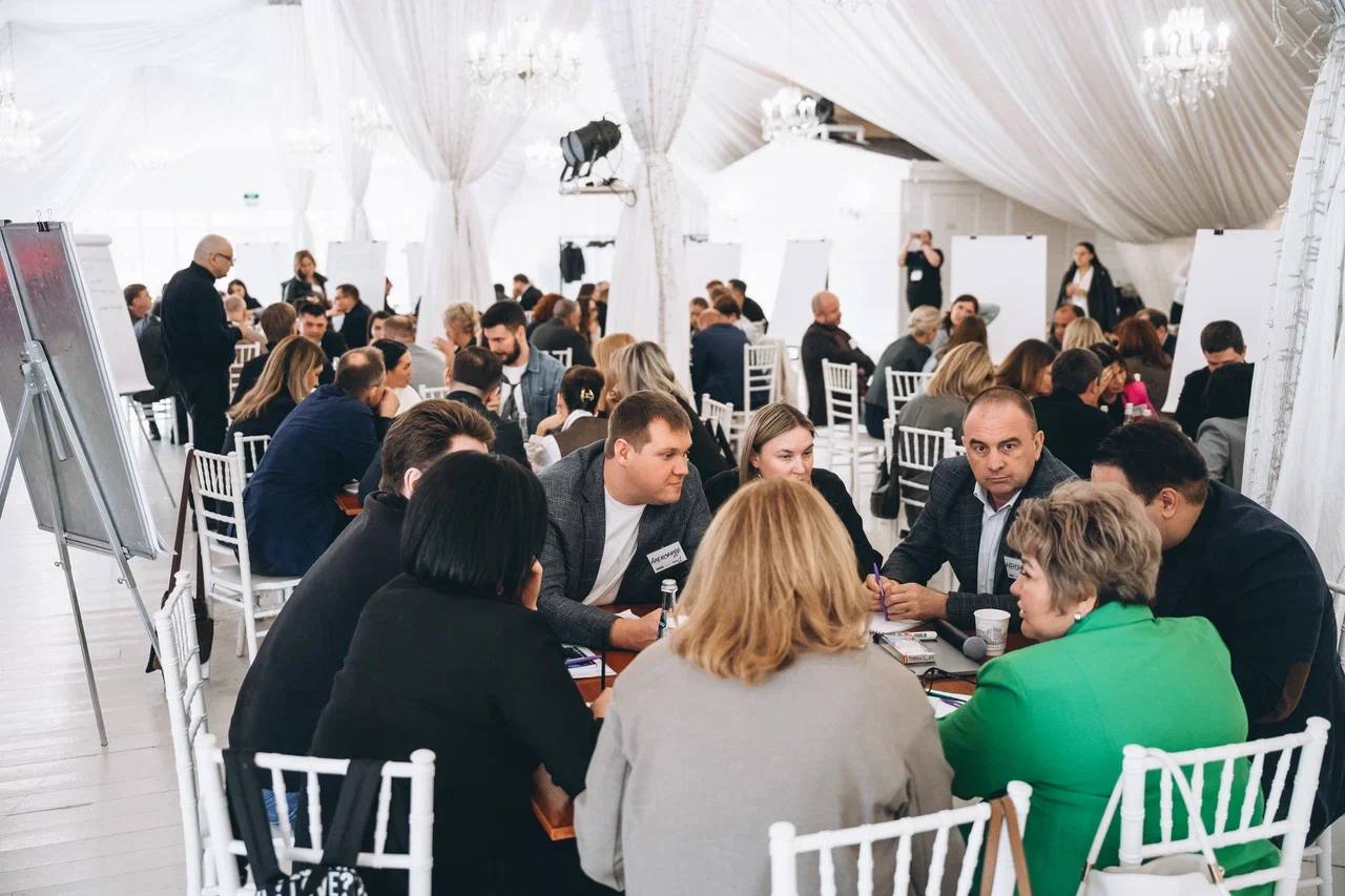 Большой командой из трёх округов - Щёлково, Фрязино, Лосино-Петровский - завершили предыдущую неделю стратегической сессией