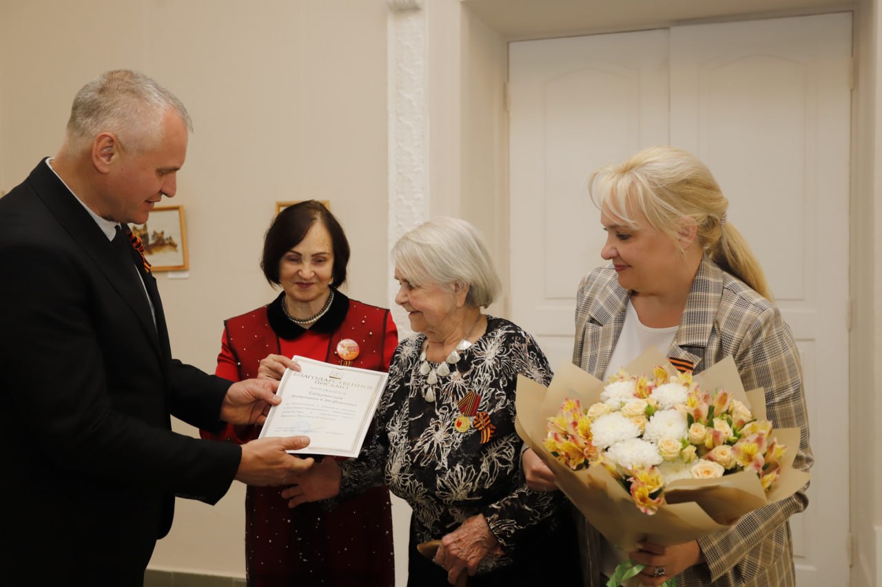 Концертная программа «Нам нужен мир» и открытие выставки 