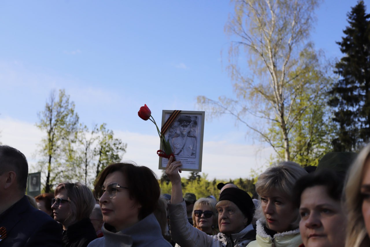 Глава городского округа Фрязино Дмитрий Воробьев вместе с генеральным конструктором АО «НПП «Исток» им. Шокина» Александром Борисовым почтили память павших в годы Великой Отечественной войны.