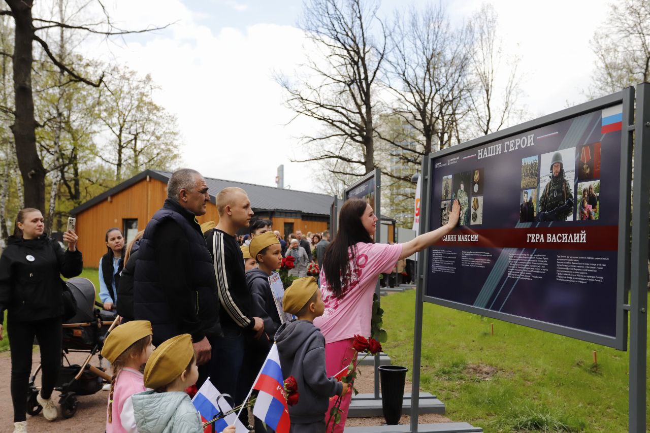 Глава городского округа Фрязино Дмитрий Воробьев вместе с семьями участников СВО торжественно открыл «Аллею Памяти» во Фрязинском лесопарке