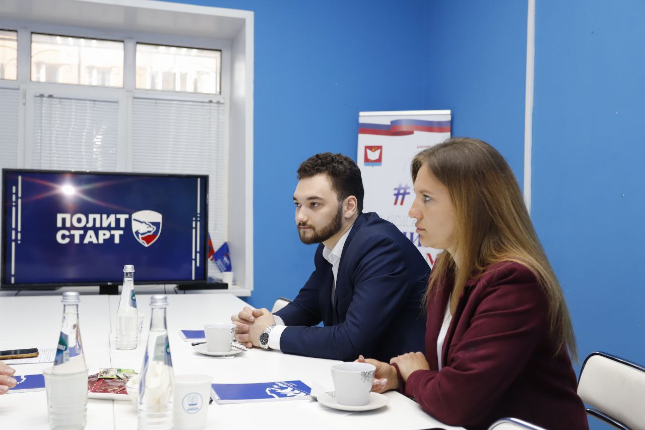 Глава городского округа Фрязино Дмитрий Воробьев стал наставником в проекте «ПолитСтарт» партии «Единая Россия» для Елены Железняк и Егора Трефилова