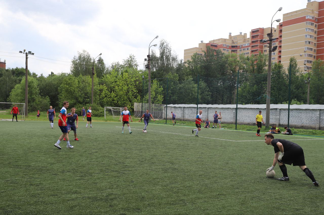 В День Наукоградов Московской области предприятия городского округа Фрязино сошлись в футбольном турнире, который был приурочен ко Дню России