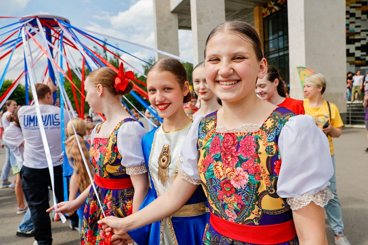 Поздравляю всех с Днем России!