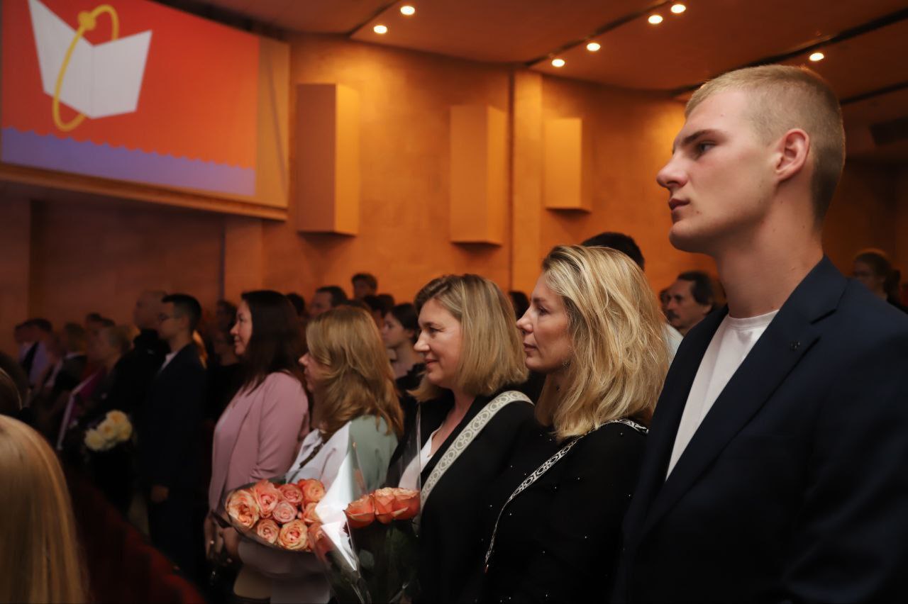 Во Дворце культуры "Исток" чествовали гордость наукограда Фрязино – стипендиатов премии главы городского округа! 