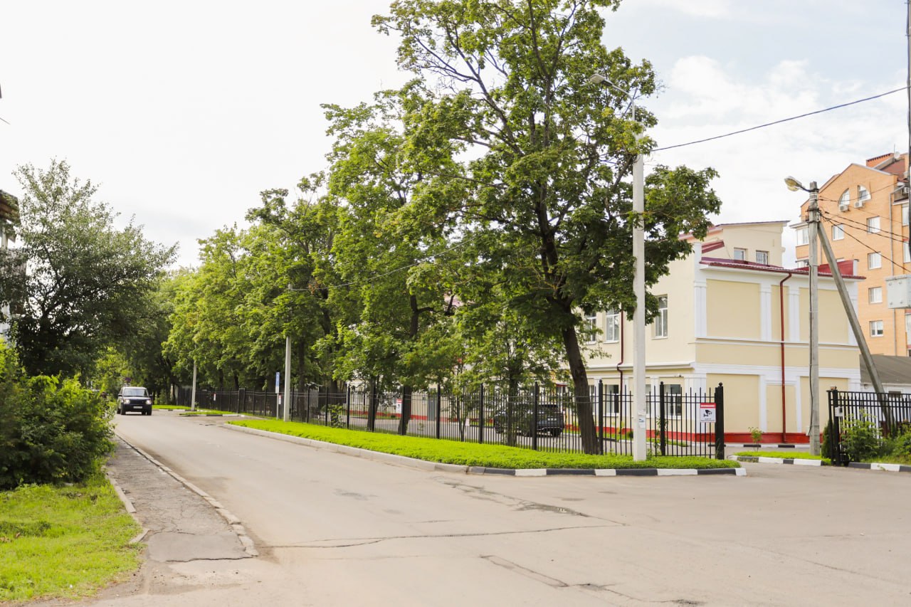 Глава городского округа Фрязино Дмитрий Воробьев вместе с первым заместителем Сергеем Горячевым и профильными службами провели осмотр городских территорий на соответствие доступной среды