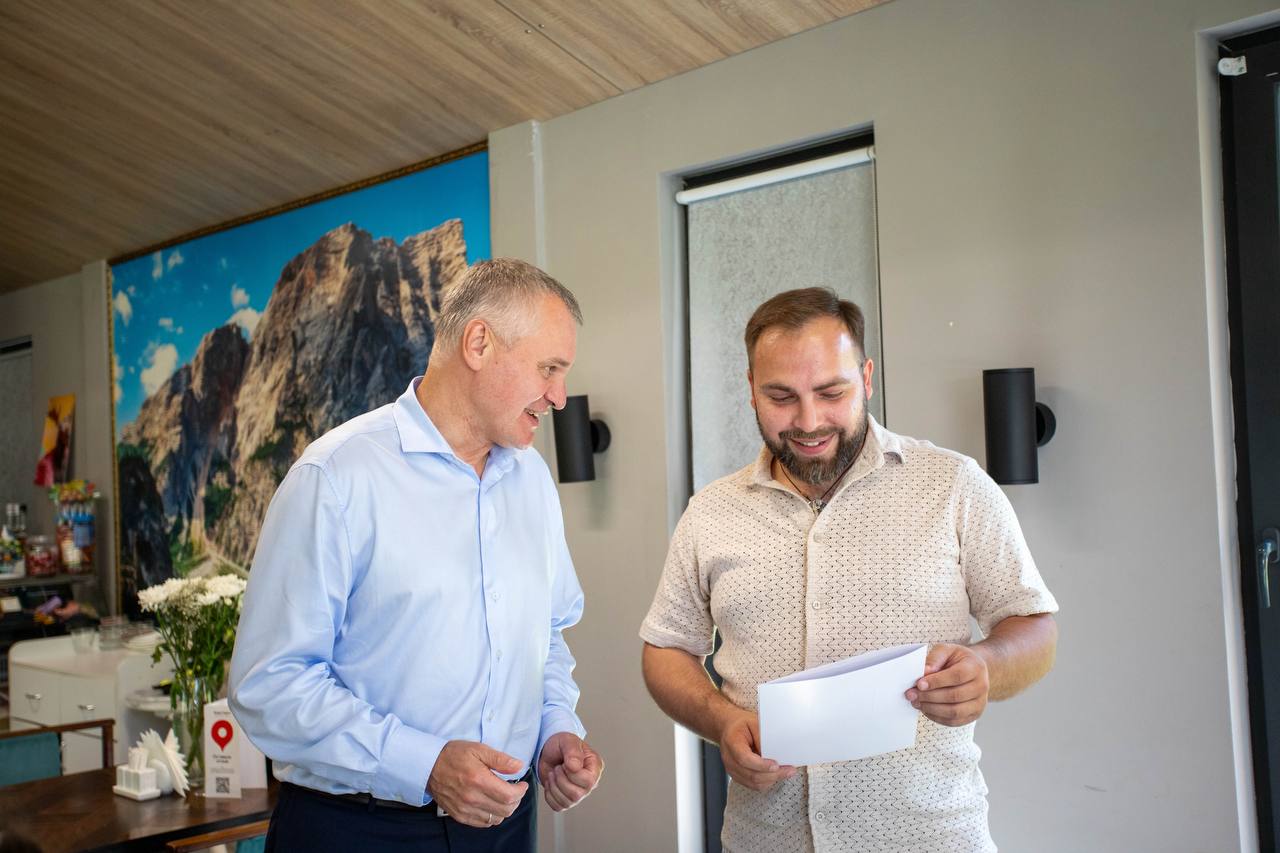 Глава городского округа Фрязино Дмитрий Воробьев встретился с ветераном специальной военной операции Иваном Короховым и его семьей