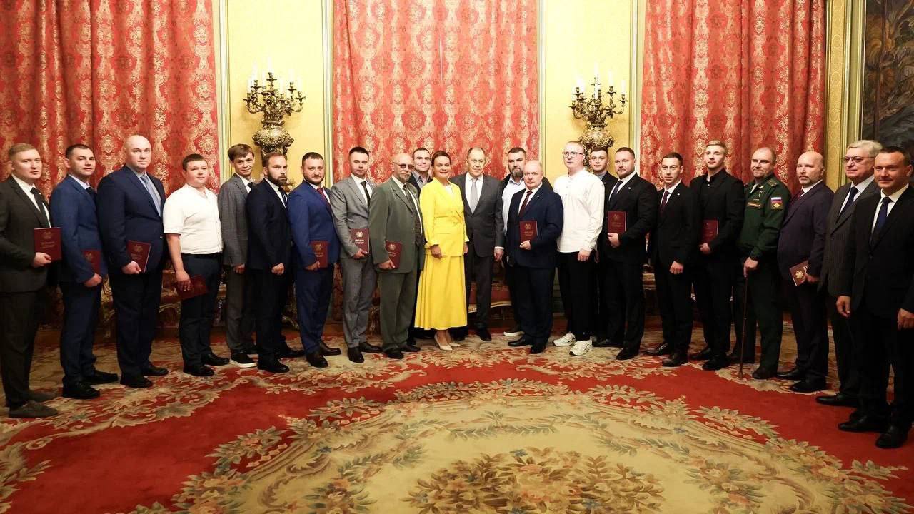 Глава городского округа Фрязино Дмитрий Воробьев встретился с ветераном специальной военной операции Иваном Короховым и его семьей