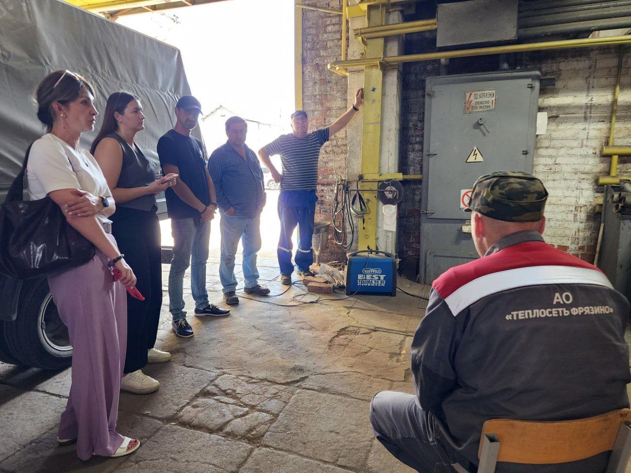 Заместитель главы городского округа Фрязино Виктория Оганезова проинспектировала работу котельной №15, чтобы оценить её готовность к предстоящему осенне-зимнему периоду