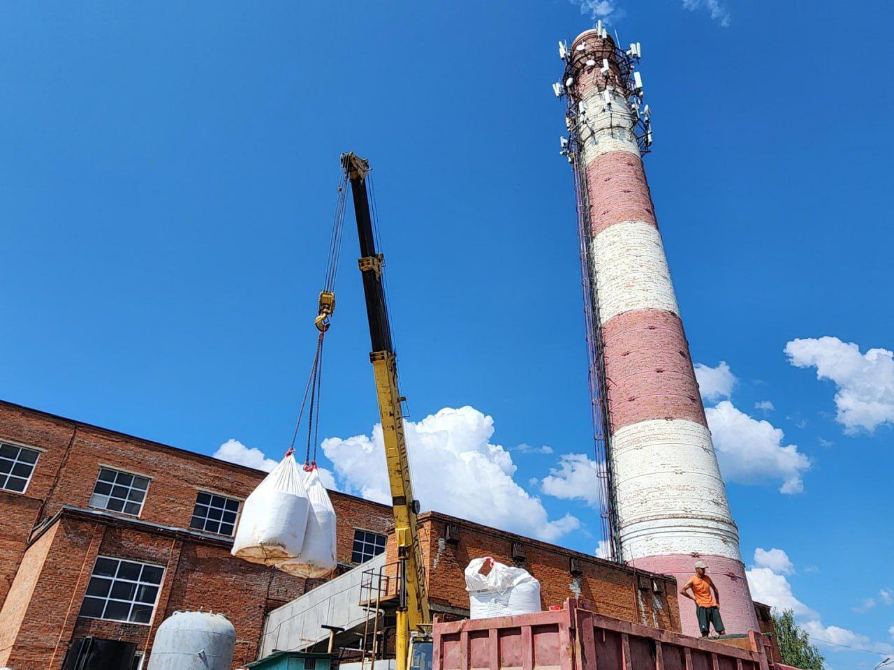 Заместитель главы городского округа Фрязино Виктория Оганезова проинспектировала работу котельной №15, чтобы оценить её готовность к предстоящему осенне-зимнему периоду