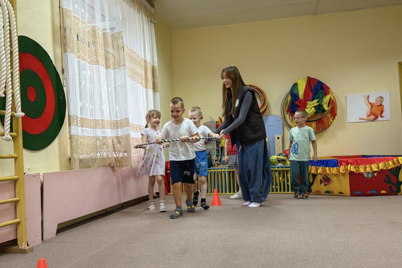 Волонтеры Подмосковья провели во Фрязино занятия по безопасности дорожного движения для воспитанников детского сада