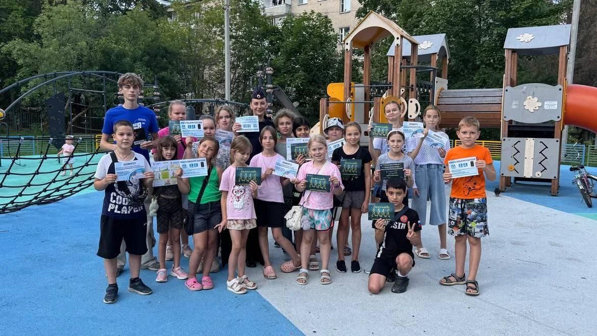 Безопасность во дворах: ГИБДД учит детей правилам дорожного движения во Фрязино