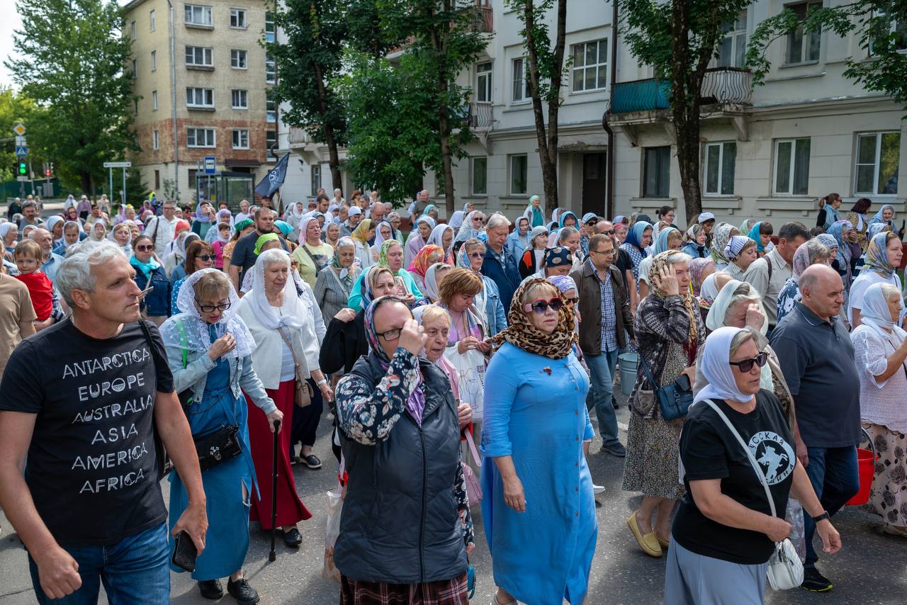 В День памяти святого Пантелеймона прихожане храма Рождества Христова приняли участие в Крестном ходе, посвящённом почитаемому во Фрязино великомученику
