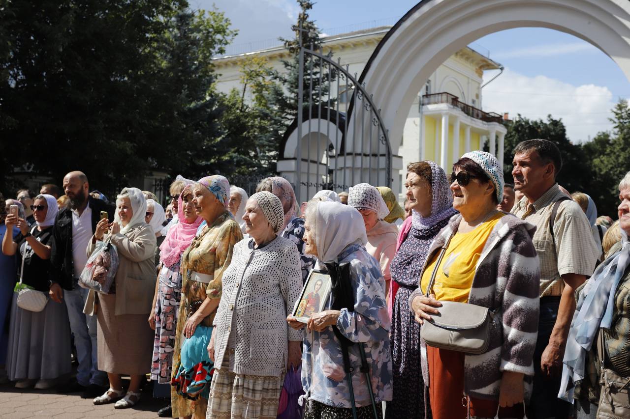В День памяти святого Пантелеймона прихожане храма Рождества Христова приняли участие в Крестном ходе, посвящённом почитаемому во Фрязино великомученику