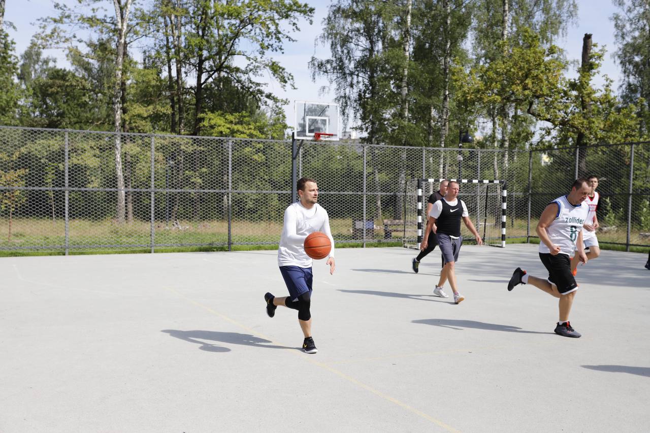 Во Фрязинском лесопарке прошло празднование Дня физкультурника