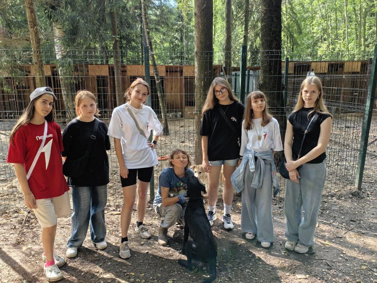 "Первые Фрязино" посетили приют для собак и кошек, что бы оказать помощь тем, кто в ней больше всего нуждается