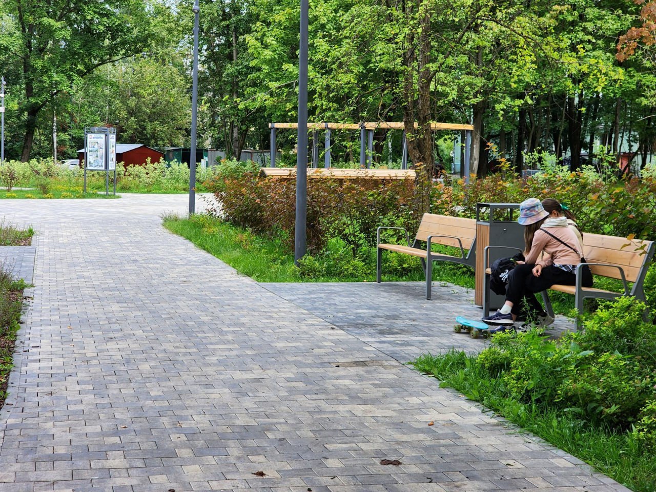 Во Фрязино починили детскую площадку, испорченную вандалами