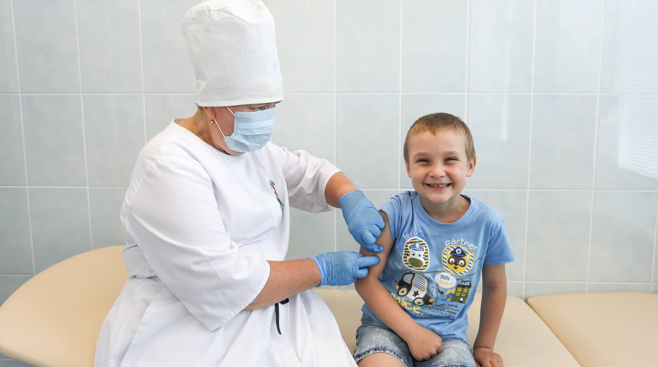 Более 1,1 млн детей планируется привить от гриппа в Подмосковье в этом году