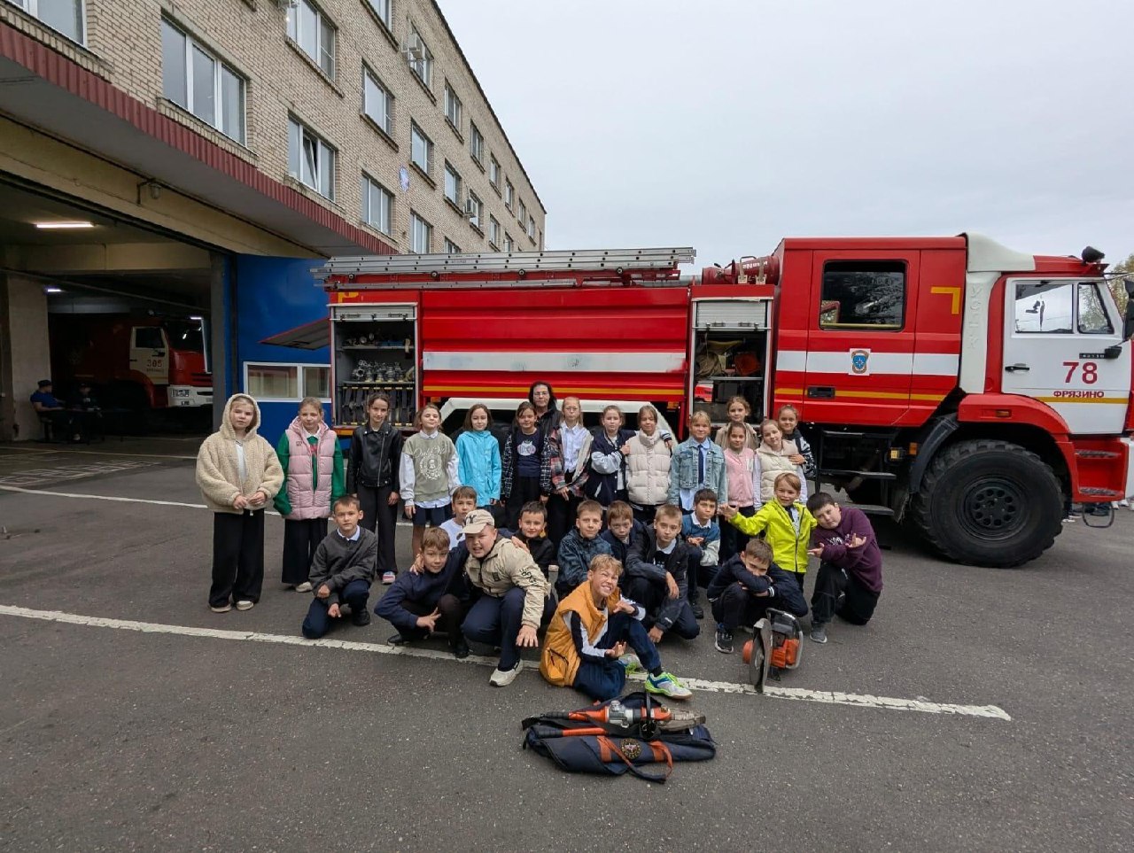 Школьники из Фрязино побывали в роли пожарных