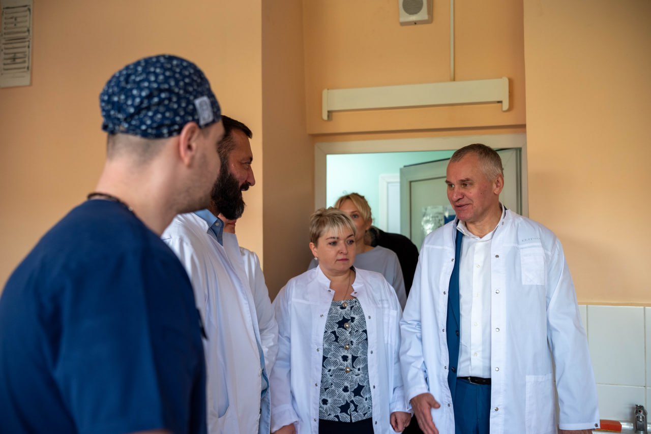 Глава городского округа Фрязино Дмитрий Воробьев вместе с председателем городского Совета депутатов, членом фракции «Единая Россия» Полиной Коноваловой посетили новый хирургический корпус ОП имени М.В. Гольца ГБУЗ МО «Щёлковская больница»