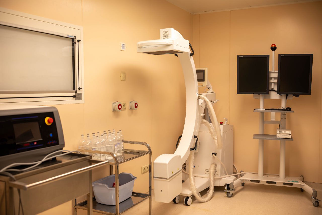 Глава городского округа Фрязино Дмитрий Воробьев вместе с председателем городского Совета депутатов, членом фракции «Единая Россия» Полиной Коноваловой посетили новый хирургический корпус ОП имени М.В. Гольца ГБУЗ МО «Щёлковская больница»