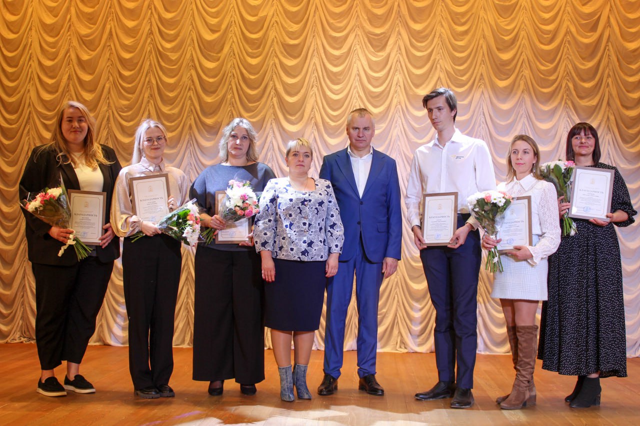 Торжественное мероприятие во Фрязинской детской школе искусств имени М.И. Дунаевского стало значимым событием, посвящённым Дню учителя и Дню работника дошкольного образования