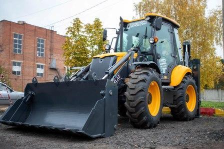 В АО «Теплосеть Фрязино» поступил новый экскаватор-погрузчик!