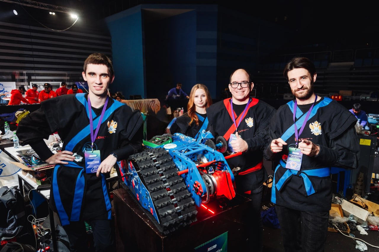 Поддержите команду РТУ МИРЭА в международном чемпионате «Битва роботов» — и получите крутой мерч!