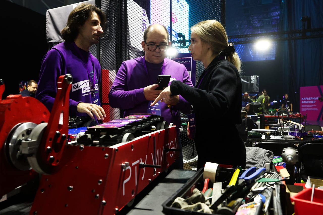 В Одинцово проходит второй этап Международного чемпионата по битве роботов!