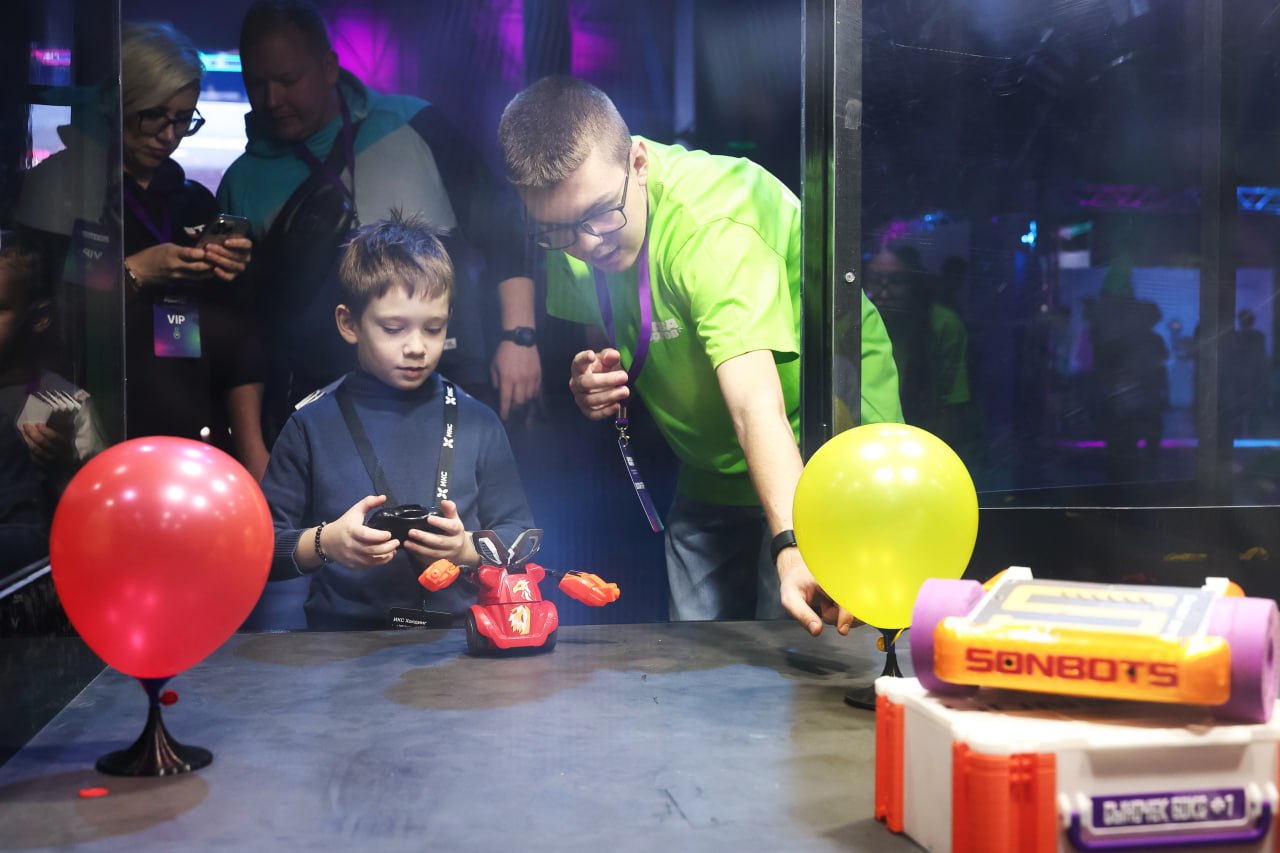 В Одинцово проходит второй этап Международного чемпионата по битве роботов!