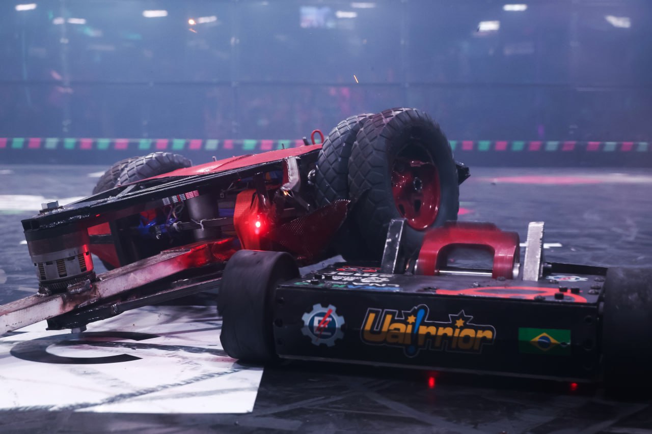 В Одинцово проходит второй этап Международного чемпионата по битве роботов!