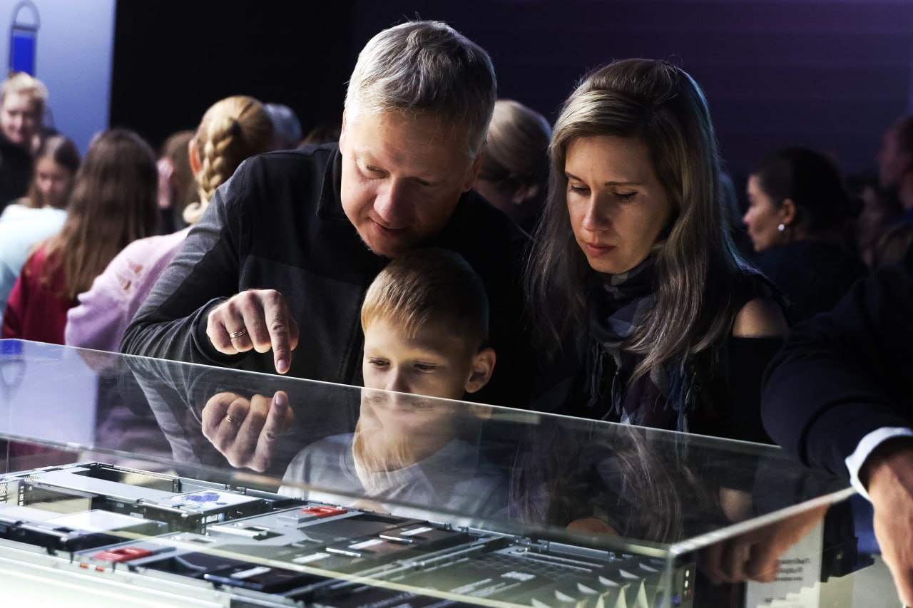 В Одинцово проходит второй этап Международного чемпионата по битве роботов!