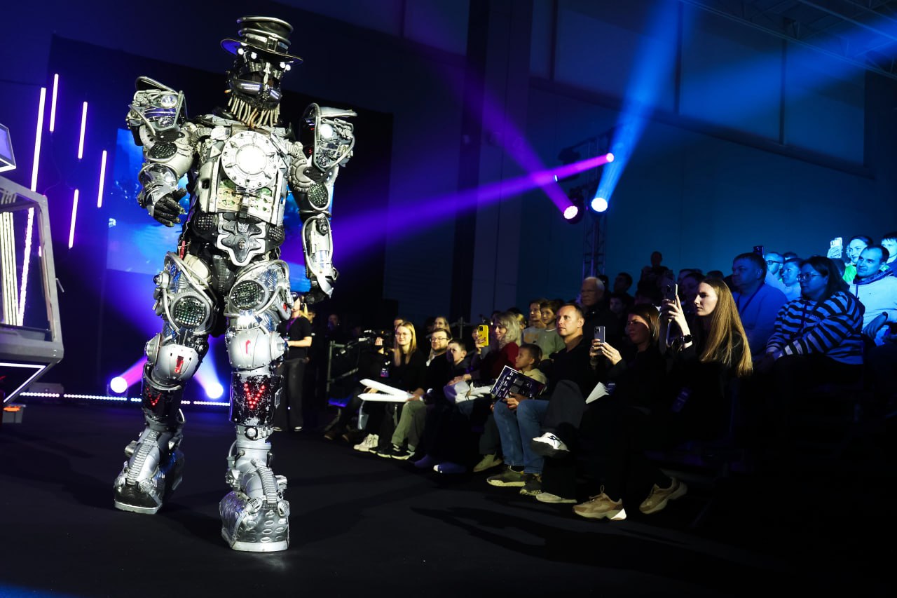 В Одинцово проходит второй этап Международного чемпионата по битве роботов!