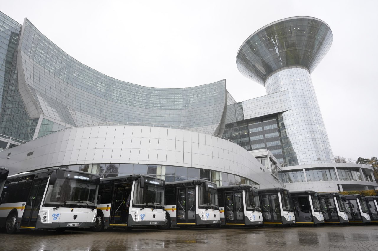 Сегодня передали «Мострансавто» 20 новых автобусов ЛиАЗ