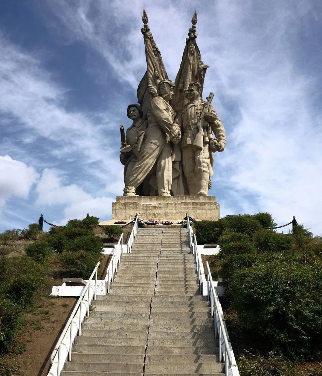 Монумент &laquo;Соединение фронтов&raquo;