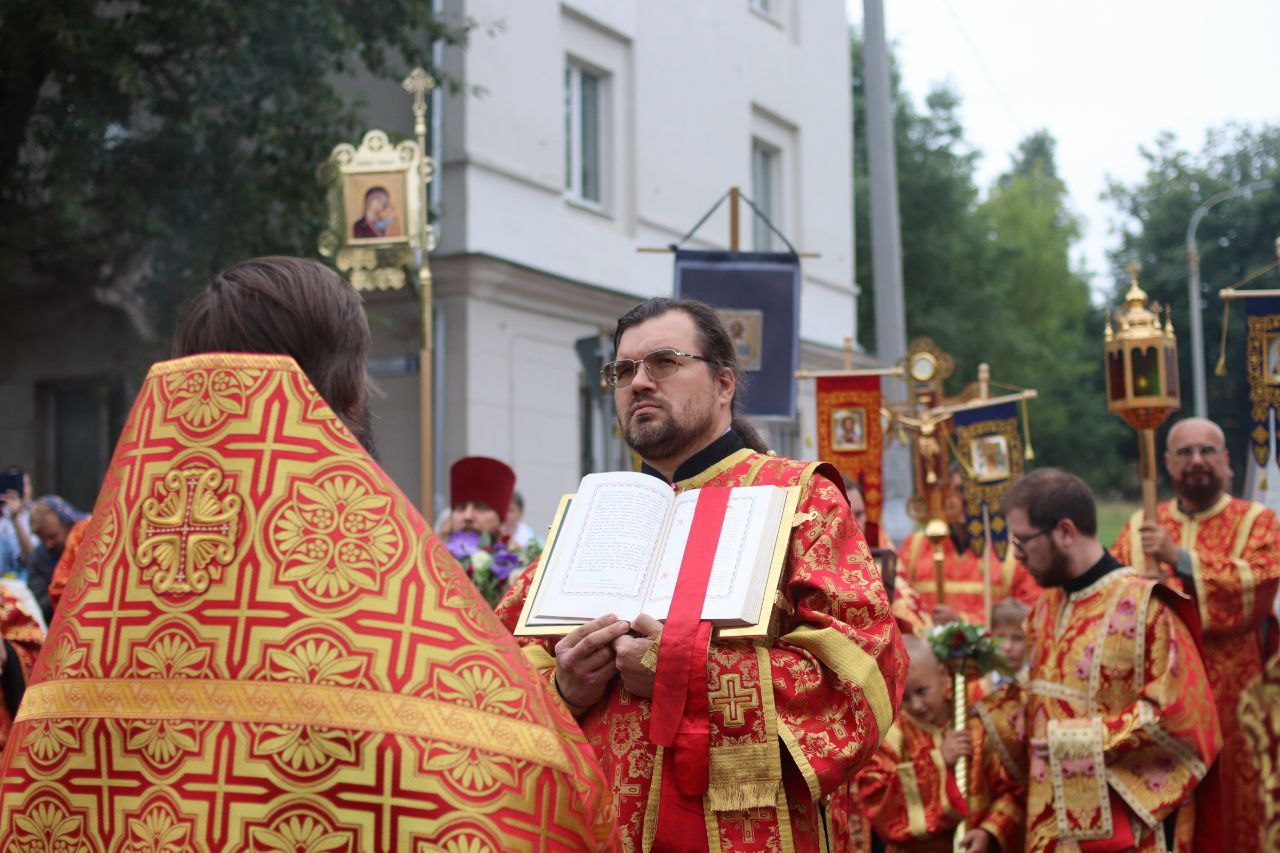 В праздник памяти святого великомученика Пантелеймона глава городского округа Фрязино Дмитрий Воробьев пожелал всем крепкого здоровья, отличного самочувствия, радости и счастья!