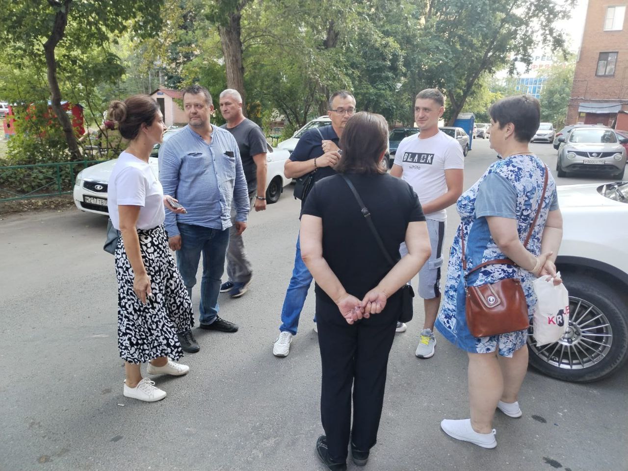 По поручению главы городского округа Фрязино Дмитрия Воробьева его заместитель Виктория Оганезова проверила ход завершения капитального ремонта многоквартирного дома №17 по улице Вокзальной