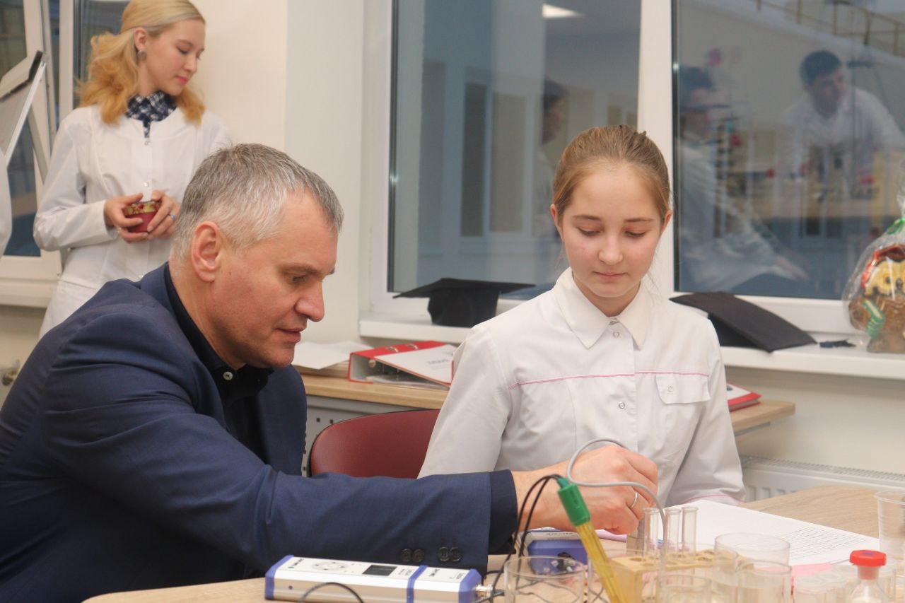 Во фрязинском лицее открылась естественно-научная лаборатория «Мудрый филин»