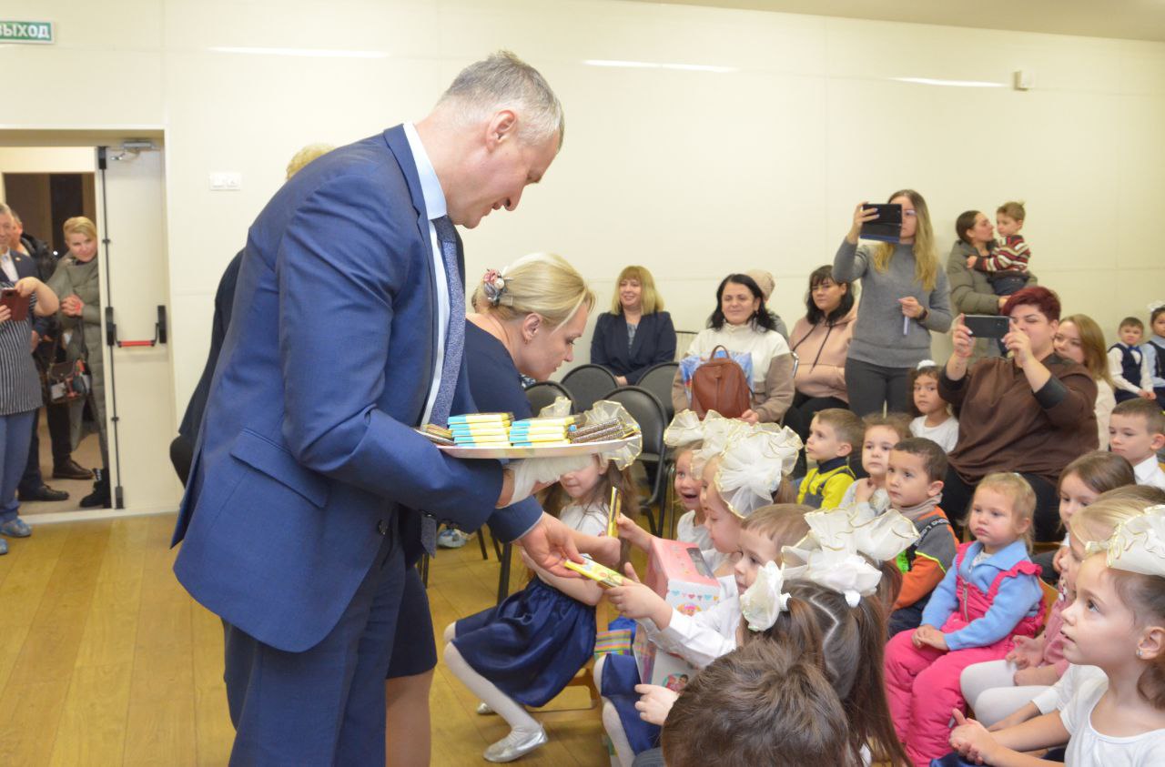 ОПИСАНИЕ_КАРТИНКИ