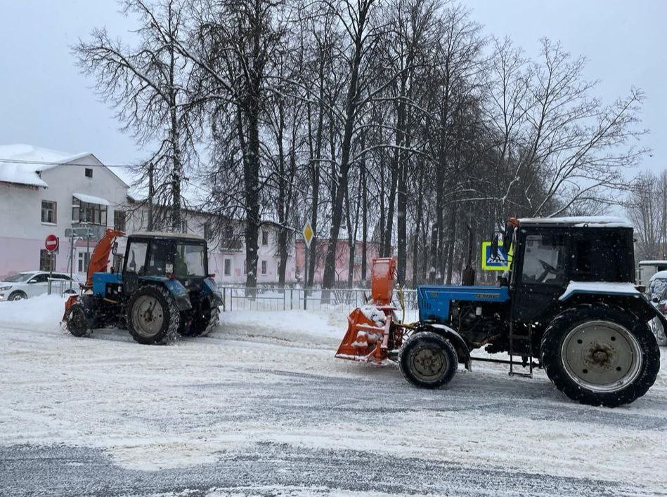 Борьба с последствиями снегопада идёт полным ходом!